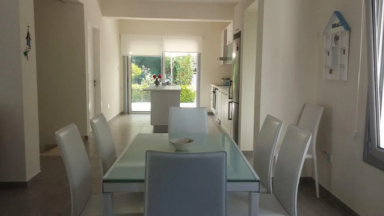 Family Home Protaras 0*,  Cypern